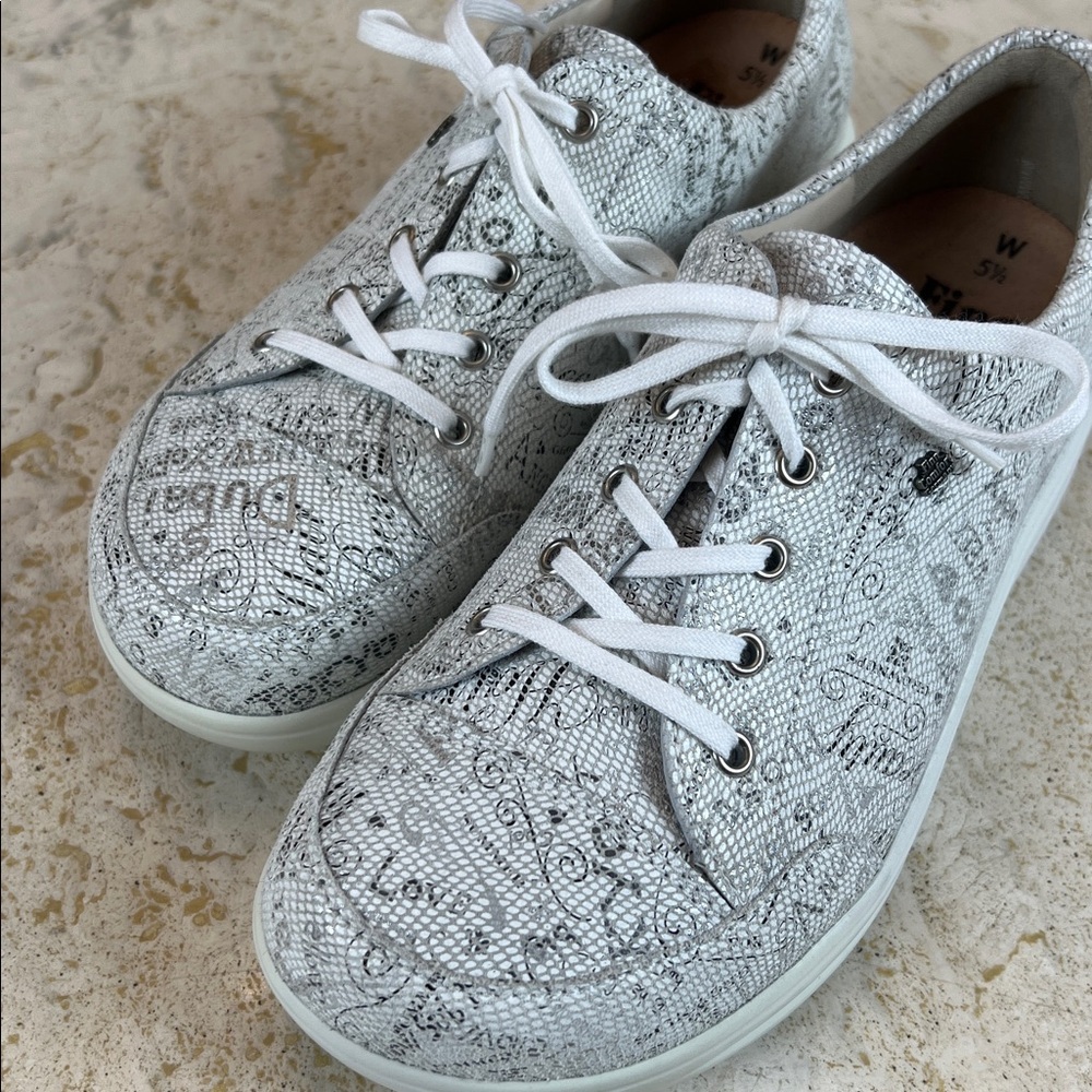 Finn Comfort Made in Germany Womens Ikebukuro Shoe - Words Bianco, Size 8 US - Picture 17 of 17